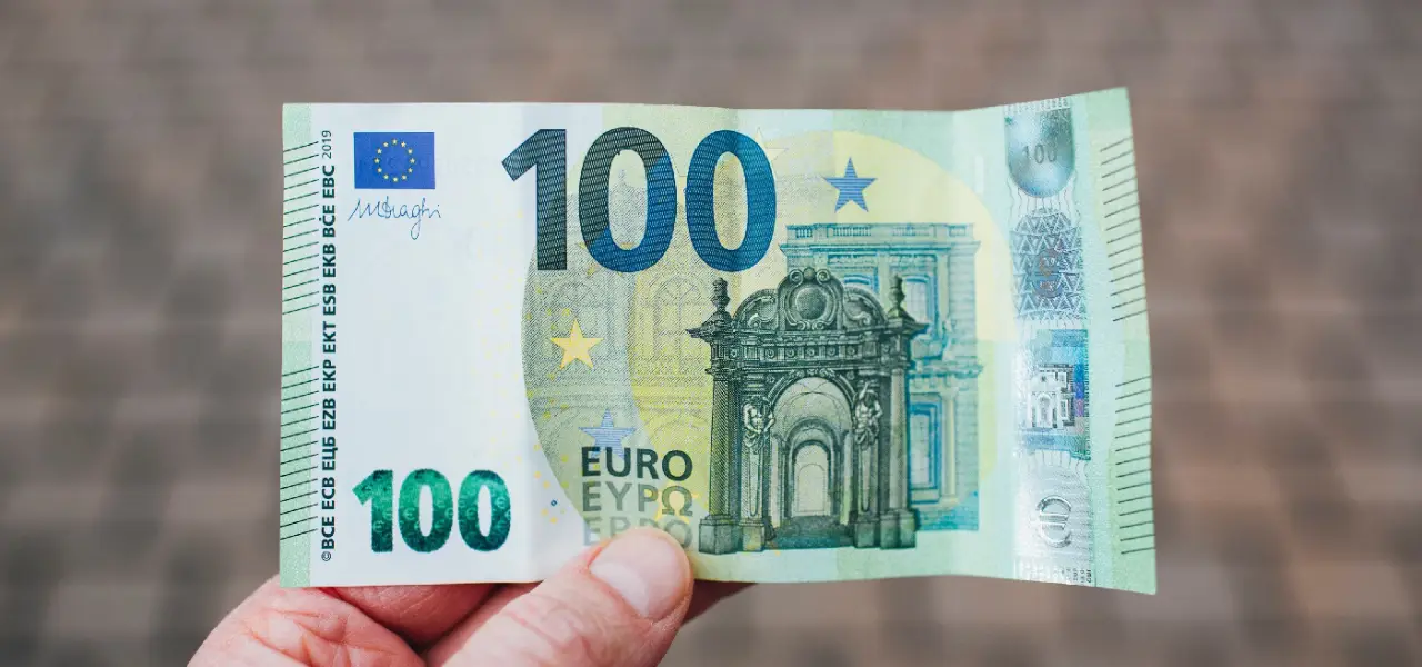 Topli obrok i regres za korišćenje godišnjeg odmora – Ko ima pravo i šta kaže sudska praksa?